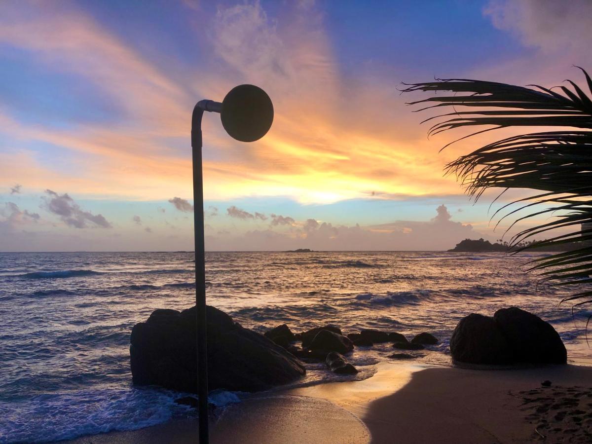 Happy Beach Villa Resort Unawatuna Bagian luar foto