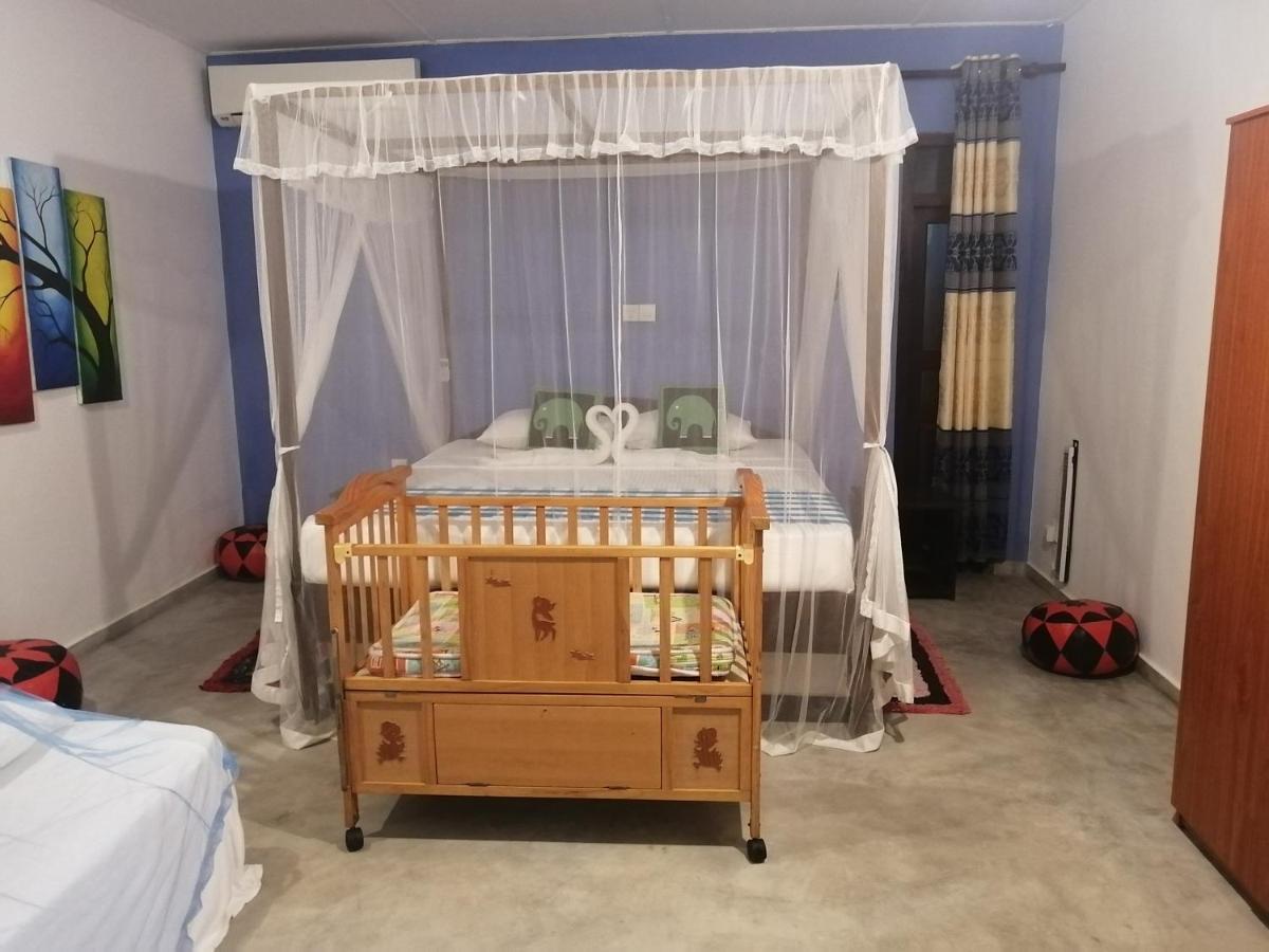 Happy Beach Villa Resort Unawatuna Bagian luar foto