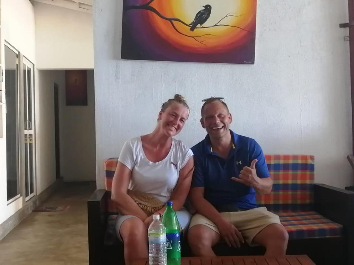 Happy Beach Villa Resort Unawatuna Bagian luar foto
