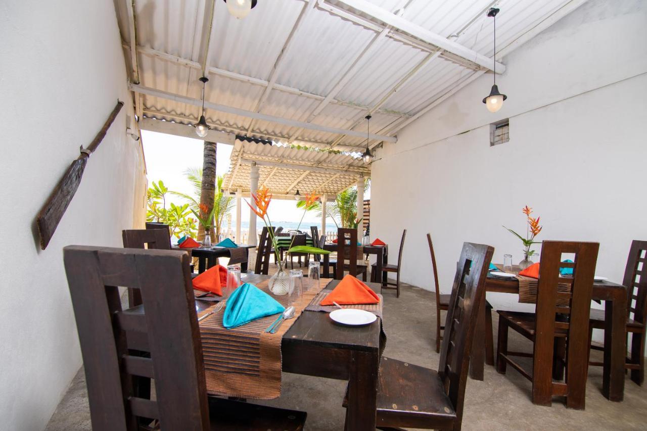 Happy Beach Villa Resort Unawatuna Bagian luar foto