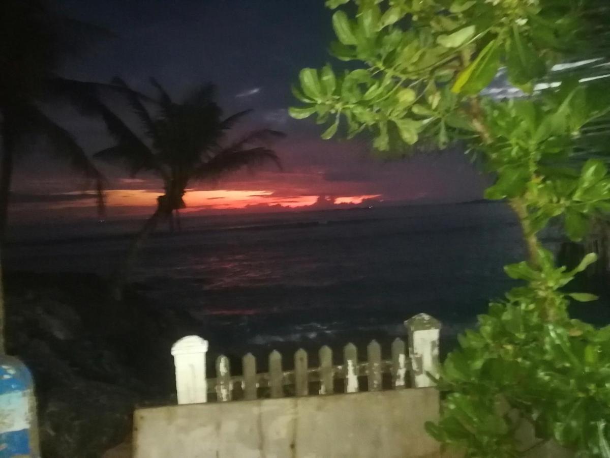 Happy Beach Villa Resort Unawatuna Bagian luar foto